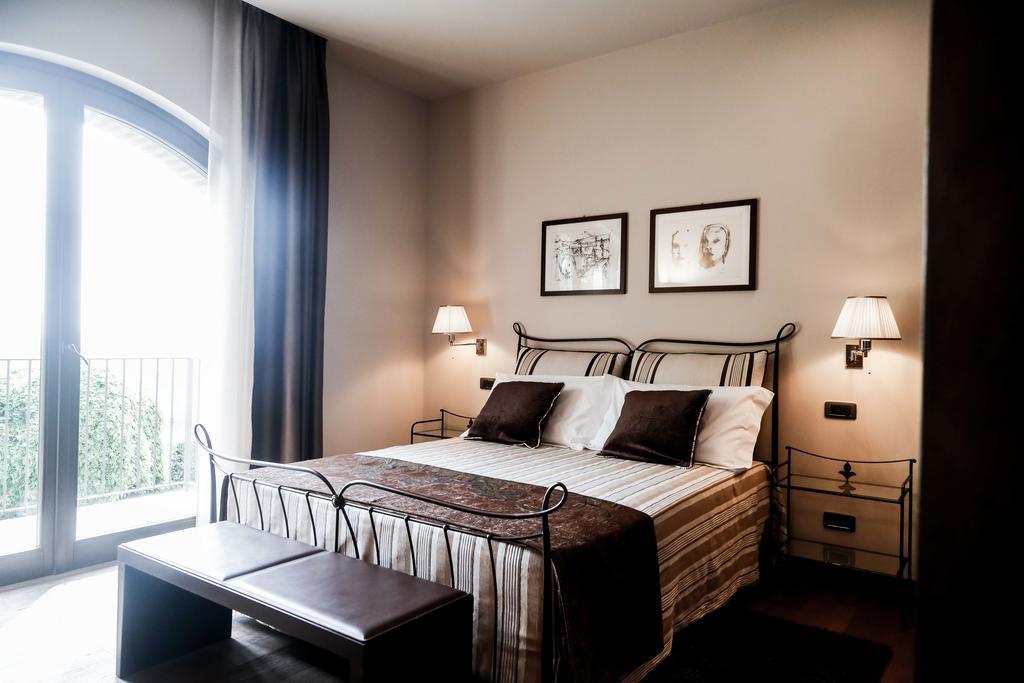 Bed and Breakfast Cascina Cortine Guarene Habitación foto