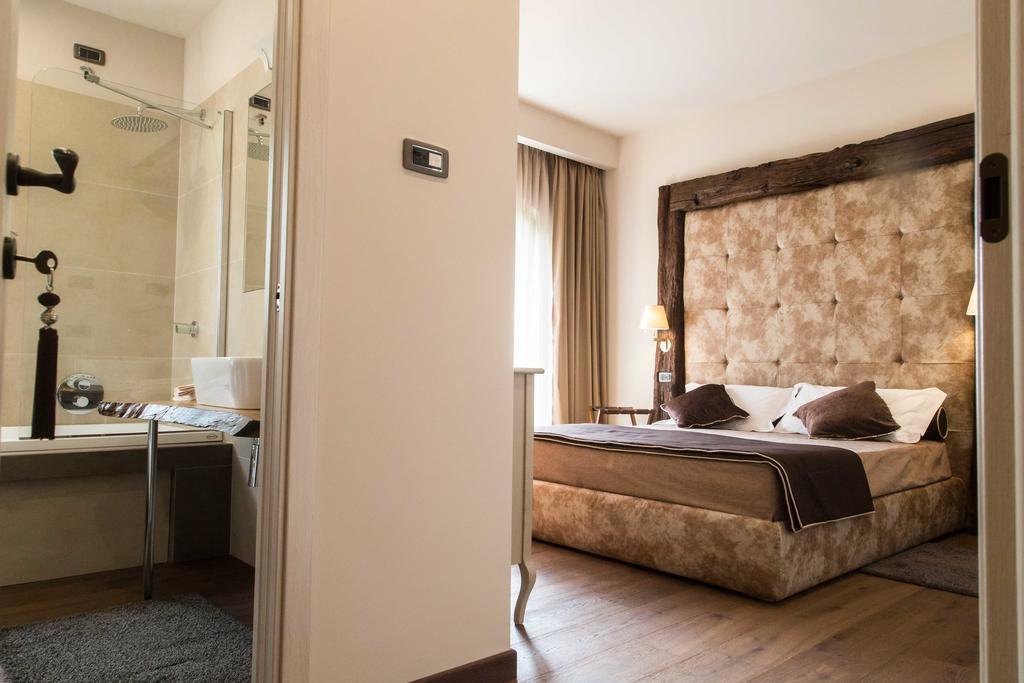 Bed and Breakfast Cascina Cortine Guarene Habitación foto